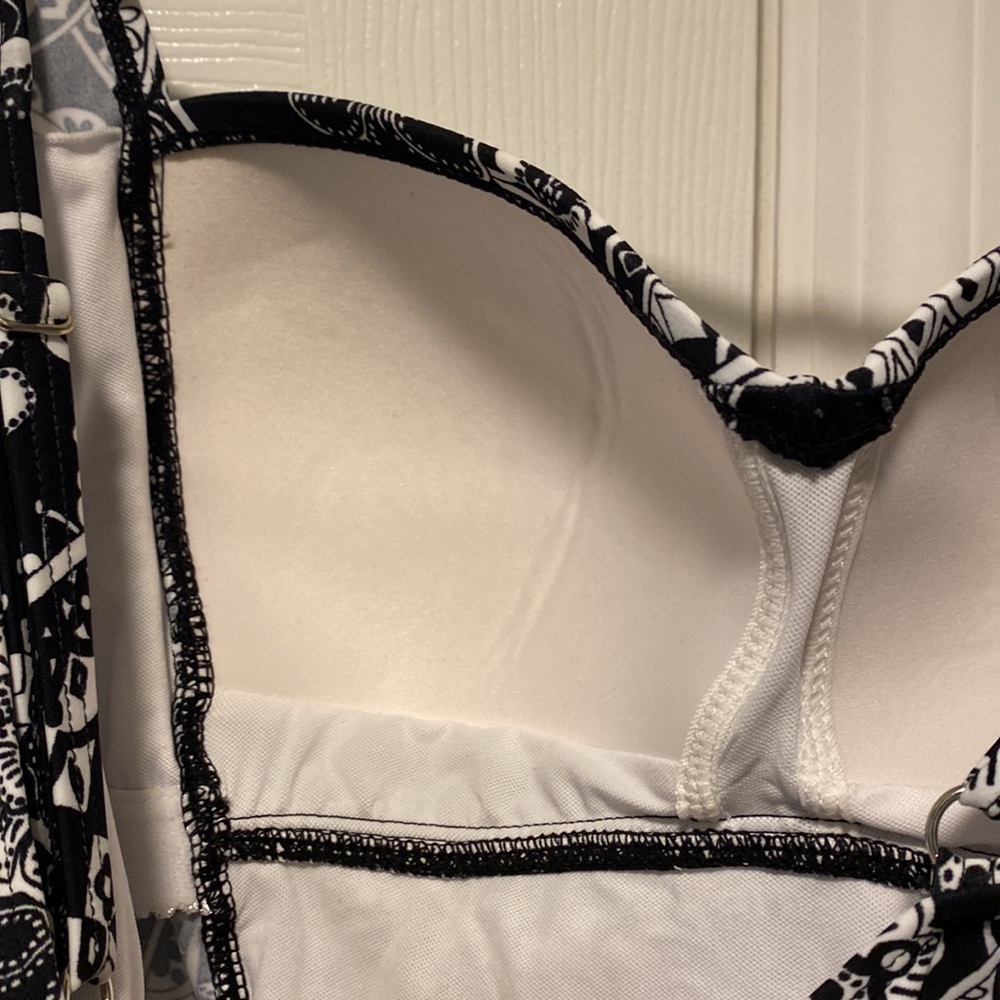 Beach Diva Tankini Bathing Suit Top - Picture 5 of 7